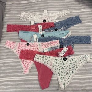 La Vie En Rose Large Floral and Lace 8 pair Underwear Set